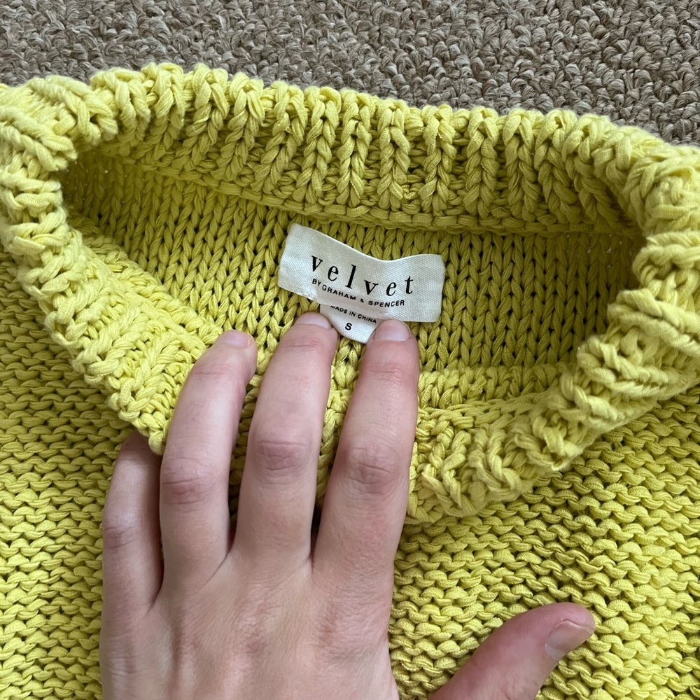 Velvet Women’s sweater tank-small EUC